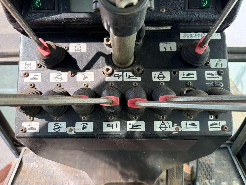 HBM - NOBAS BG160 TA-4 6x6 - Front Blade / Ripper Valve / 3.66 Foto 7
