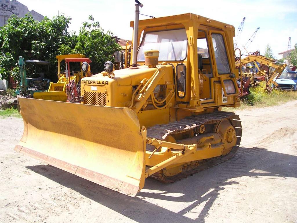 Caterpillar D4 E Foto 1