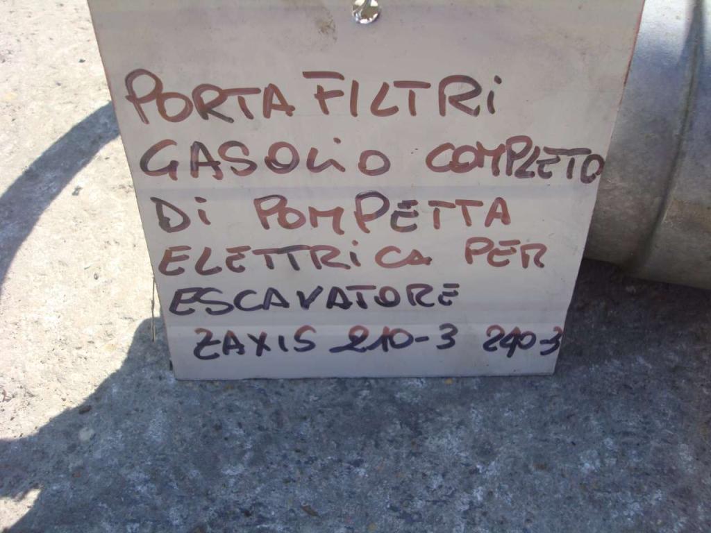 Supporto filtro gasolio per ZAXIS 210-3 E 240-3 Foto 2
