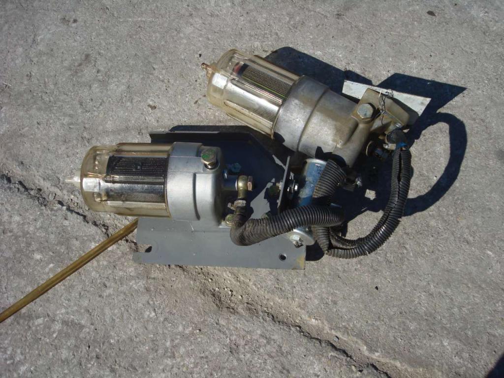 Supporto filtro gasolio per ZAXIS 210-3 E 240-3 Foto 4