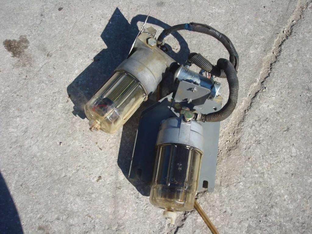 Supporto filtro gasolio per ZAXIS 210-3 E 240-3 Foto 5
