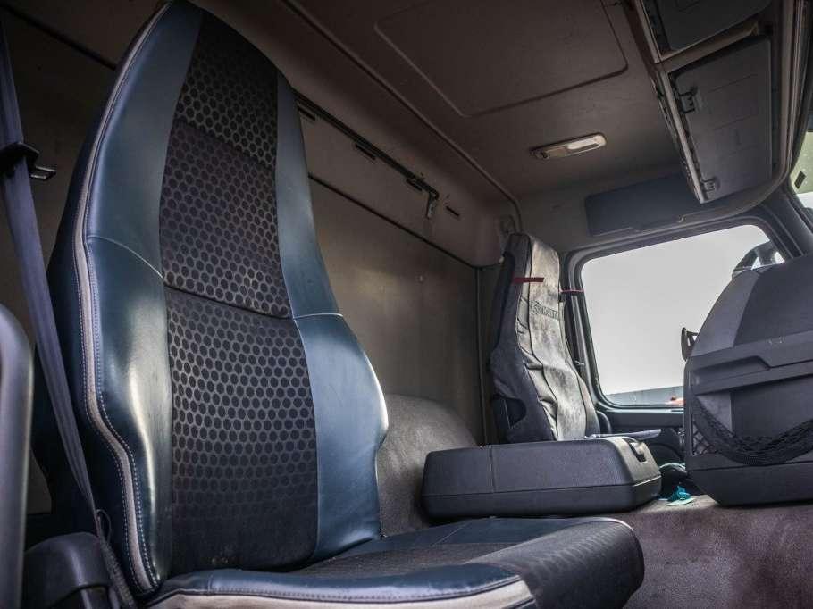 Volvo FM 330-6x2-E5+10 pneus/tires+intarder Foto 13