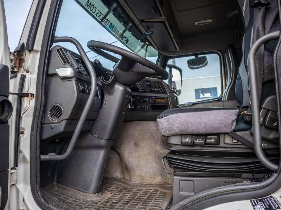 Volvo FM 330-6x2-E5+10 pneus/tires+intarder Foto 8