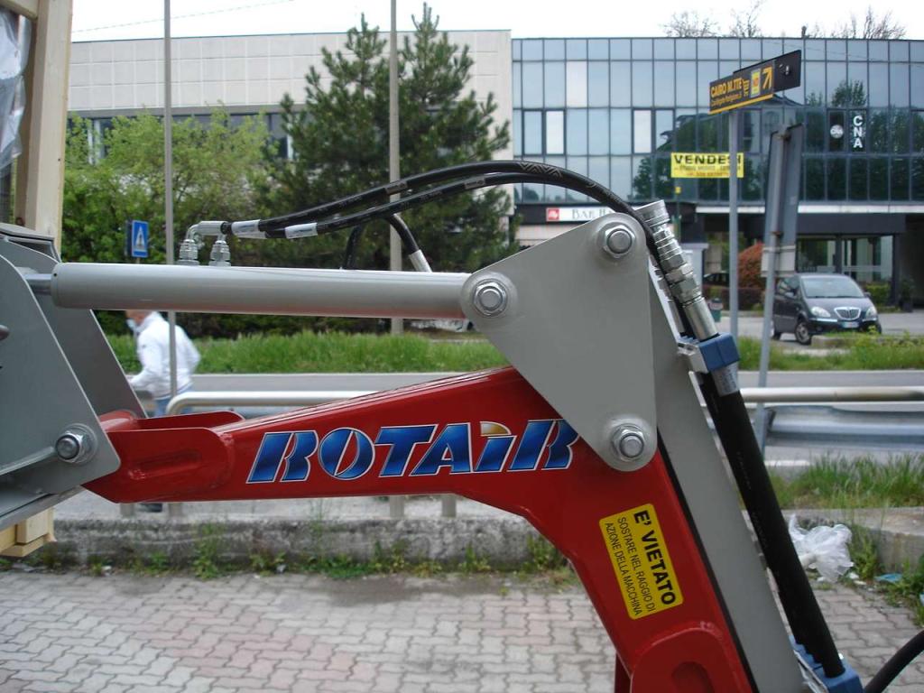 Rotair R70 PLUS CON BRACCIO MULTIFUNZIONE E FORCHE PALLET - MULETTO Foto 21