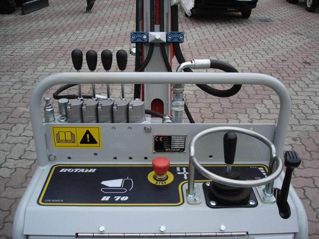 Rotair R70 PLUS CON BRACCIO MULTIFUNZIONE E FORCHE PALLET - MULETTO Foto 22