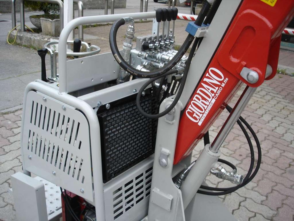 Rotair R70 PLUS CON BRACCIO MULTIFUNZIONE E FORCHE PALLET - MULETTO Foto 25