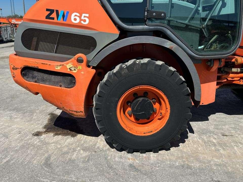 Hitachi ZW65 Foto 4