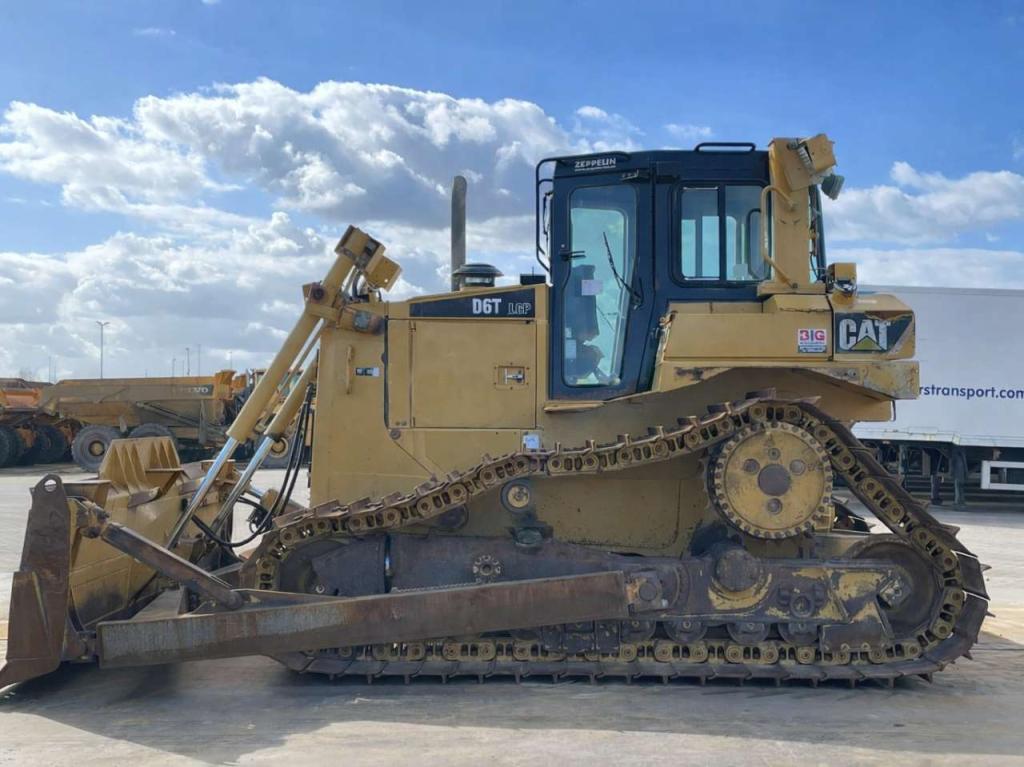 Caterpillar D6TLGP Foto 1