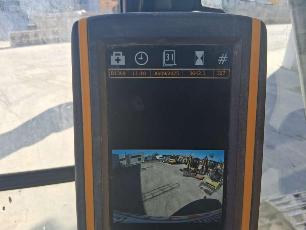 JCB JS 220 Foto 3