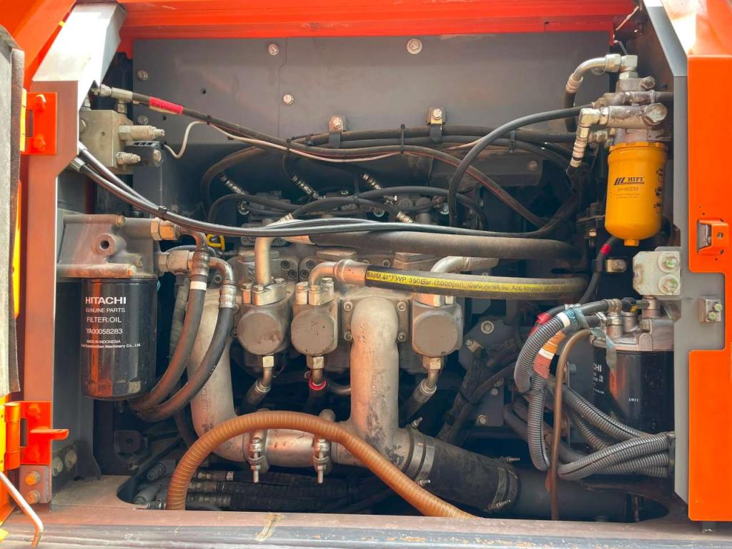 Hitachi ZX210LC-6 Foto 28