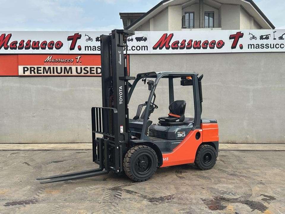 Toyota 52-8FDF30 Foto 1