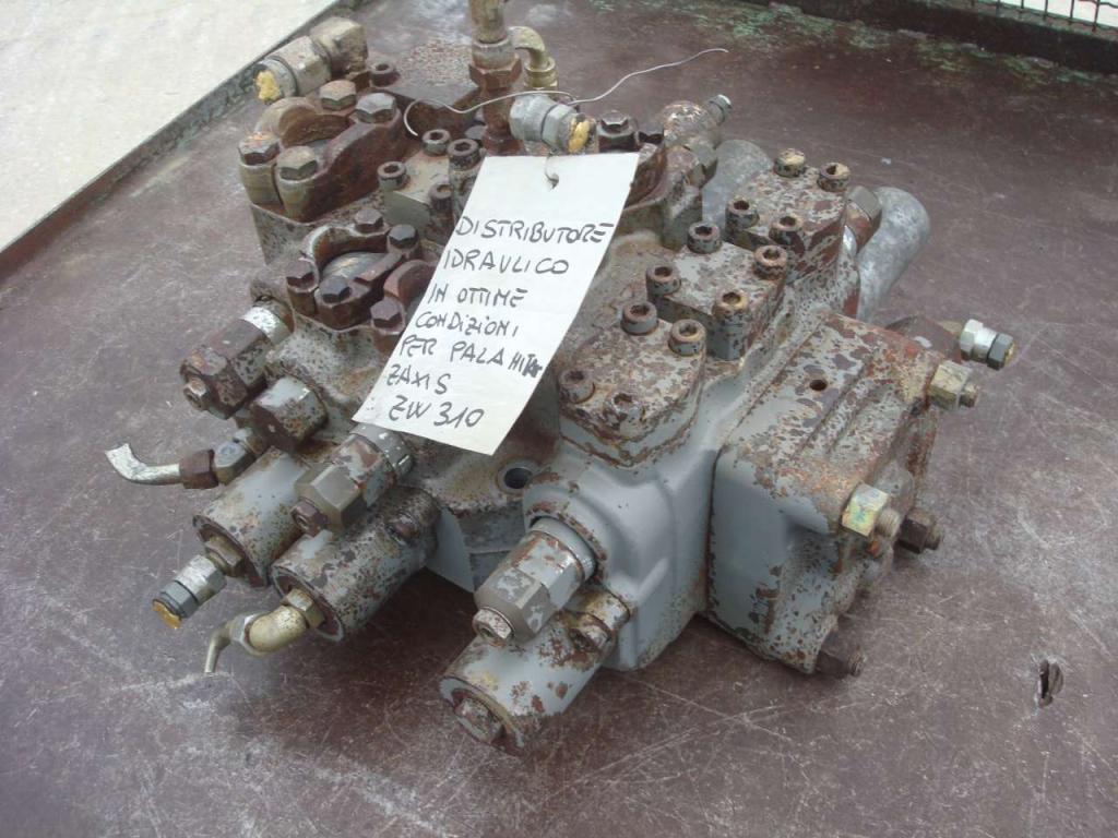 Distributore idraulico per Hitachi ZW310 Foto 2