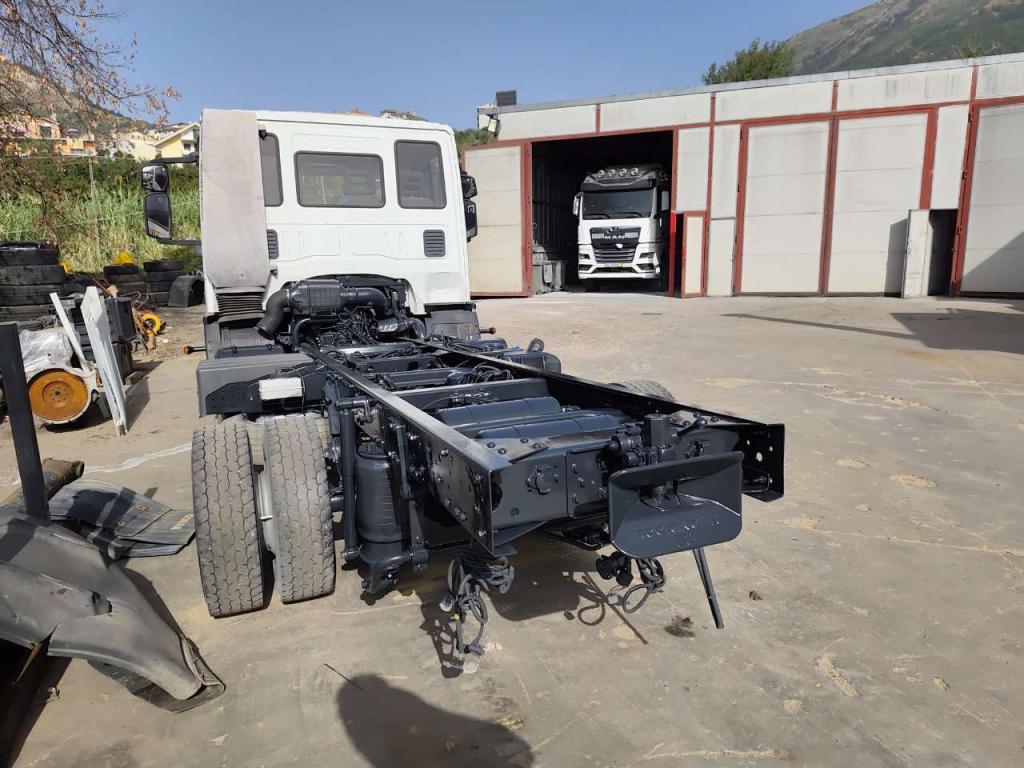 Iveco EUROCARGO CUBE 80E22P Foto 10