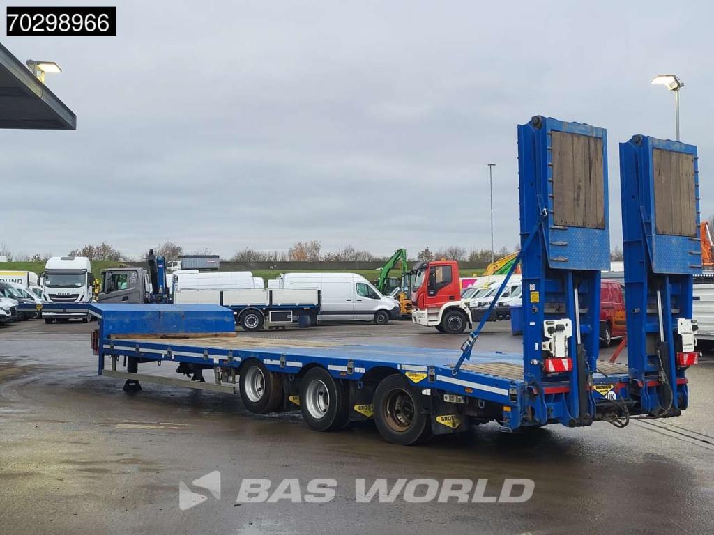 Broshuis 3ASD-18-30/0 Lift + Steering Axle Hydraulic Ramps Foto 3