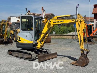New Holland E35.2SR in vendita da DAMAC