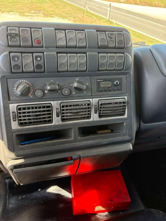 Iveco EUROCARGO 180E28 furgonato Foto 6