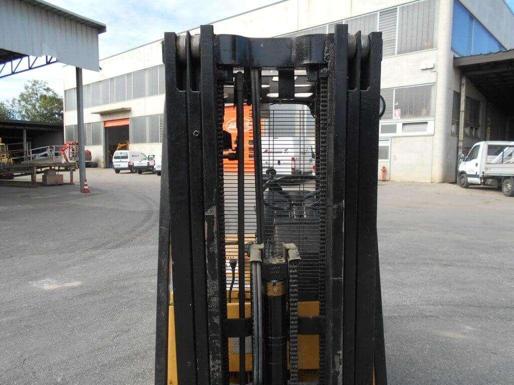 Caterpillar F35 Foto 12