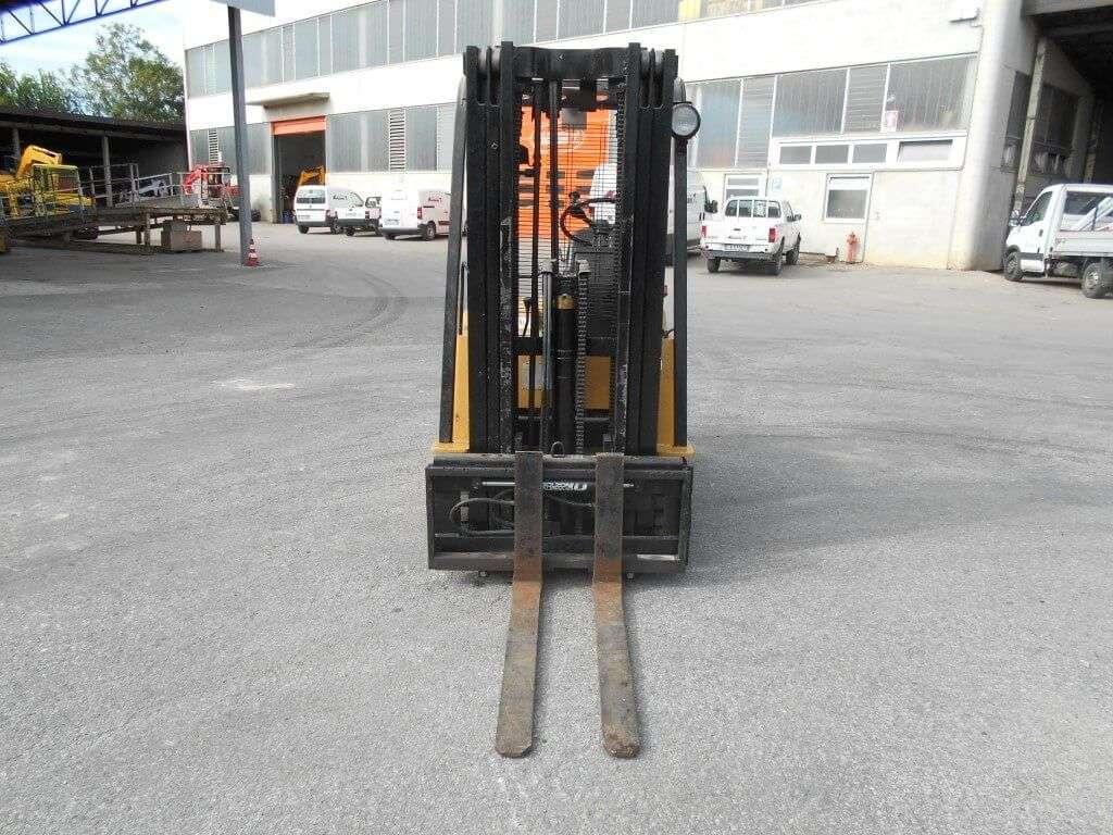 Caterpillar F35 Foto 14