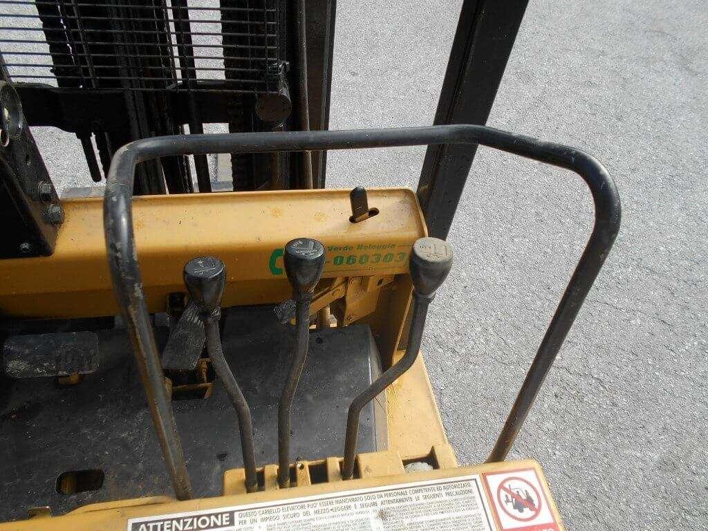 Caterpillar F35 Foto 6