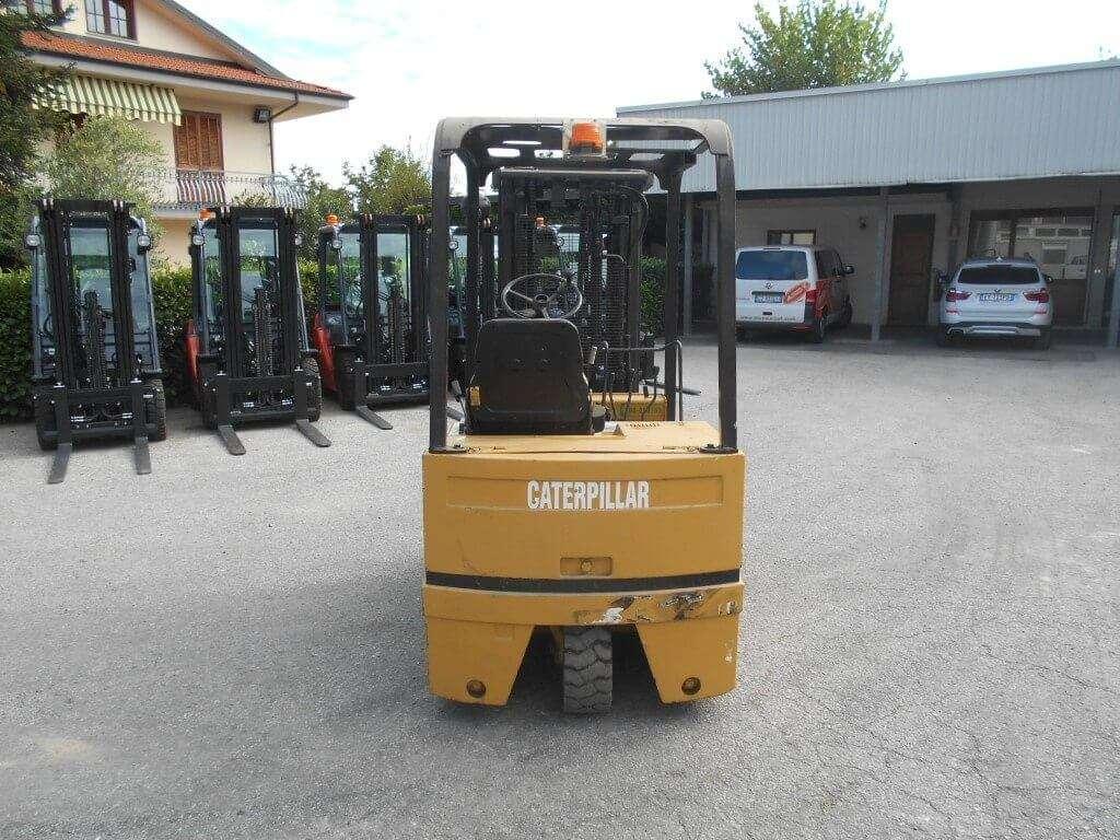 Caterpillar F35 Foto 8