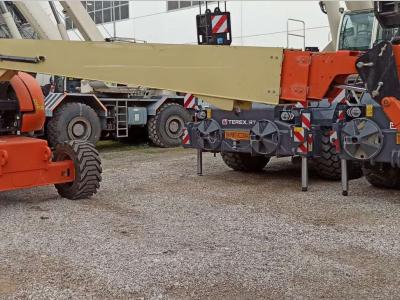 JLG 860SJ in vendita da TECNO-GRU Srl