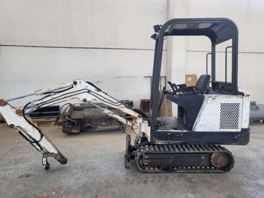 Bobcat 320 Foto 1