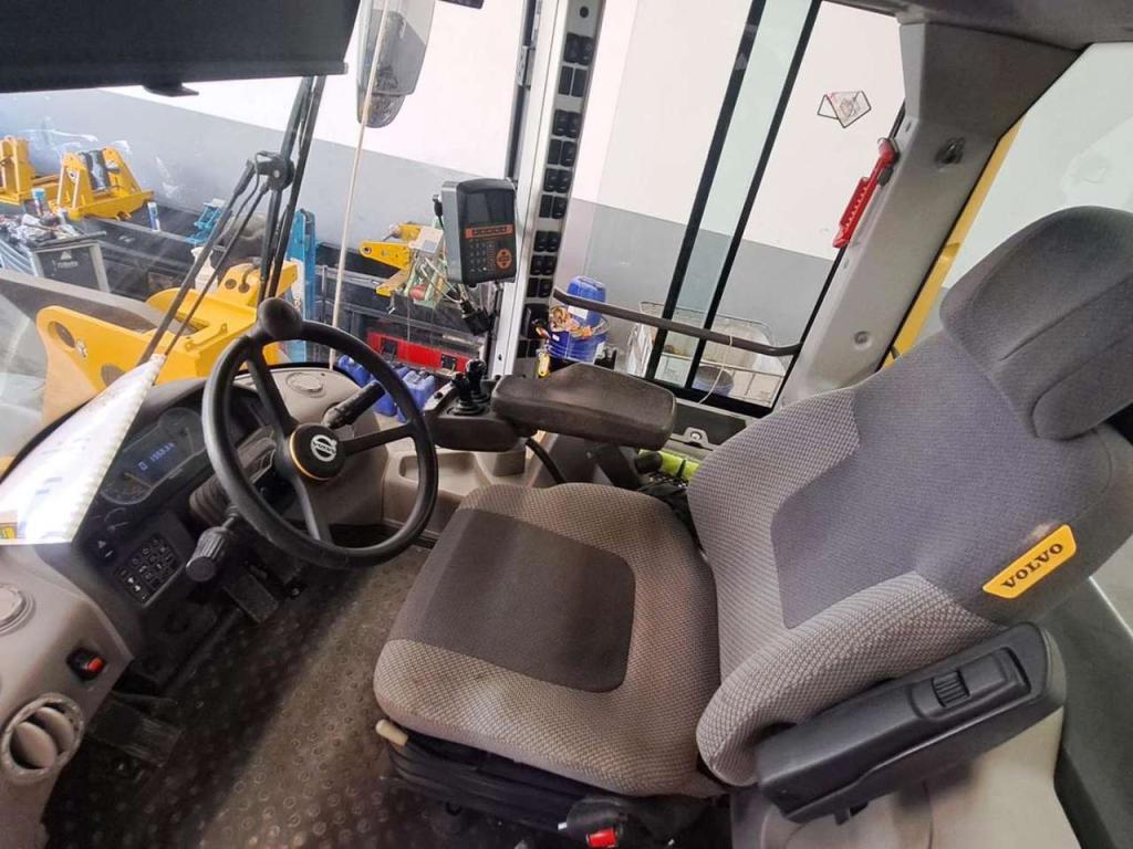 Volvo L120H Foto 22