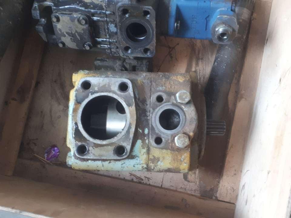 Pompa idraulica per Volvo L150 Foto 3