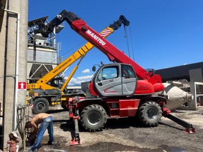 Manitou MRT 2150 PRIVILEGE in vendita da Cat Srl