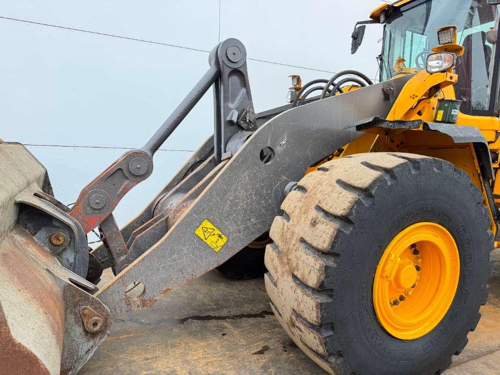Volvo L180H - German Machine / Automatic Greasing Foto 16