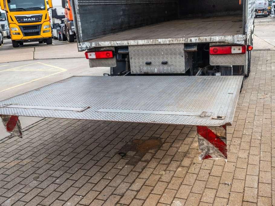 Renault PREMIUM 340 DXI-6X2 Foto 5