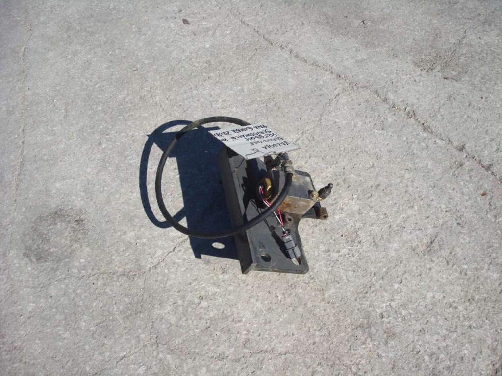 Valvola anticaduta braccio (blocco) per PALA GOMMATA ZW310 Foto 1