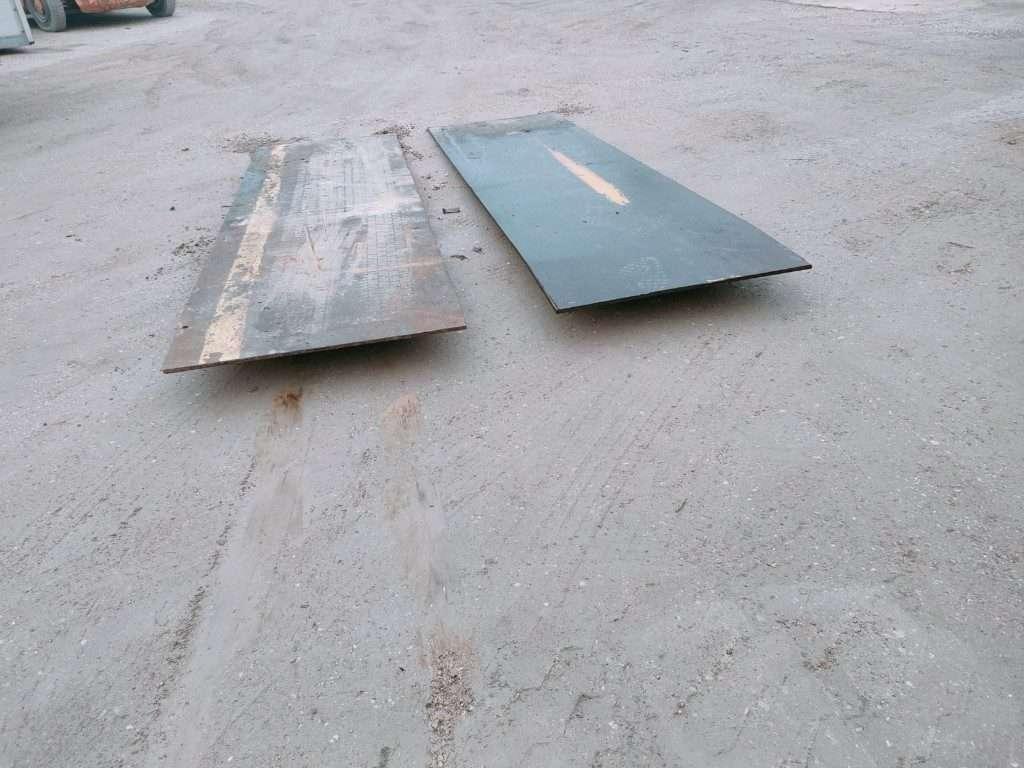 PEDANE IN FERRO PER CONTAINER Foto 1