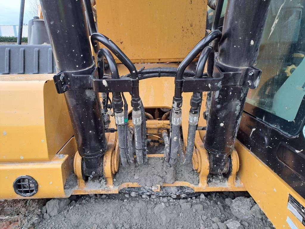 Caterpillar 320 Foto 10