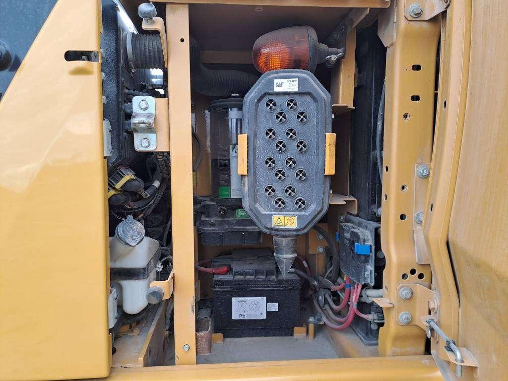 Caterpillar 320 Foto 14