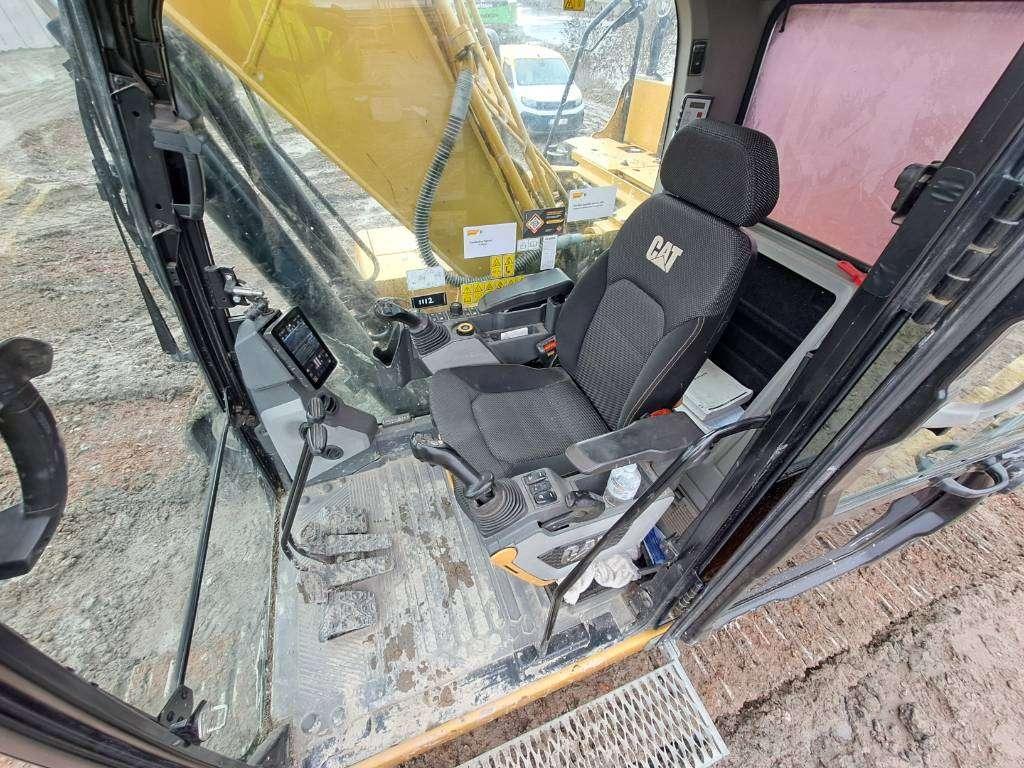 Caterpillar 320 Foto 18