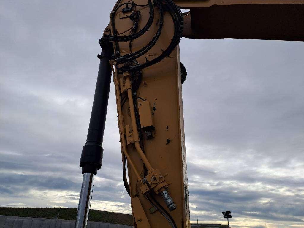 Caterpillar 320 Foto 9