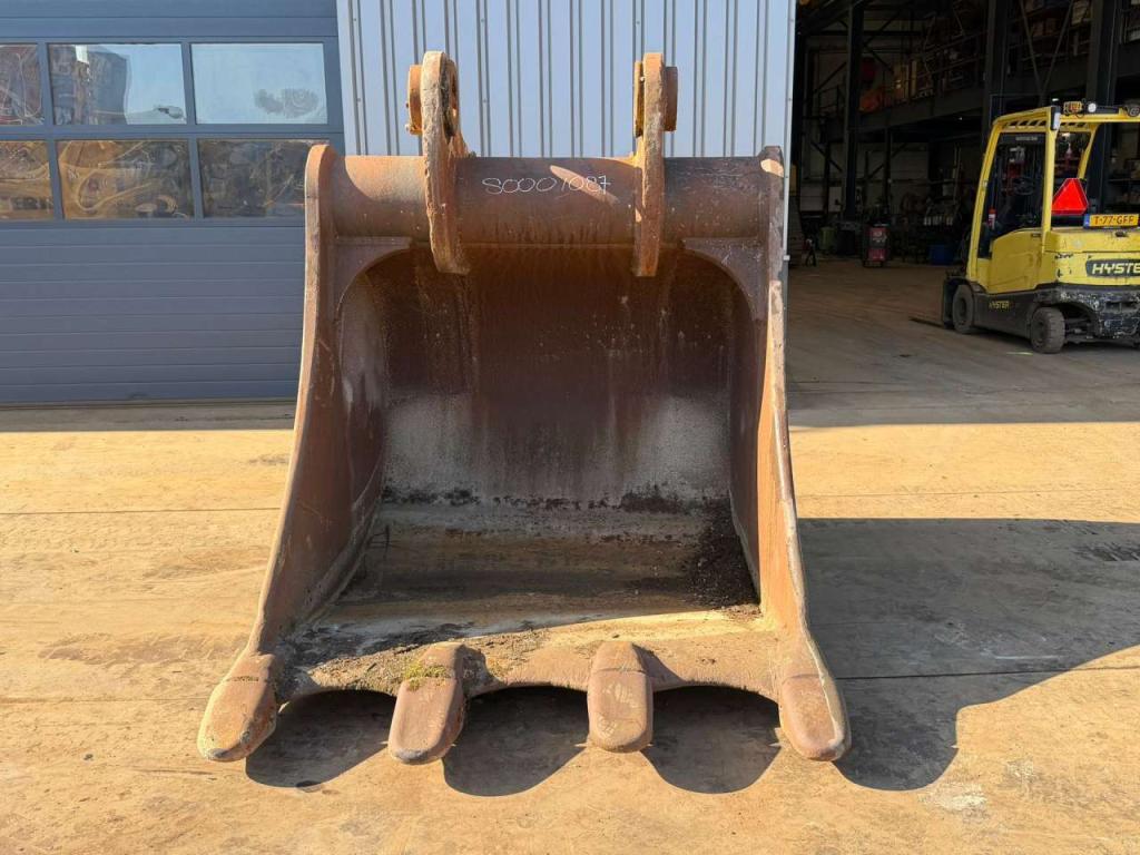 Caterpillar Caterpillar teeth Bucket 385 Foto 1