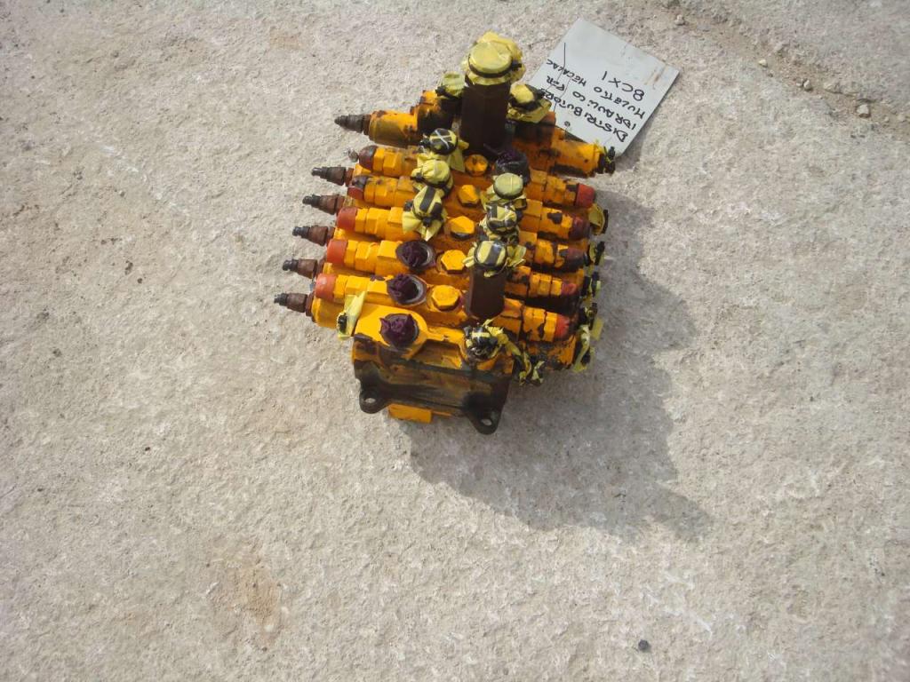 Distributore idraulico per per Muletto Mecalac 8CXI Foto 1