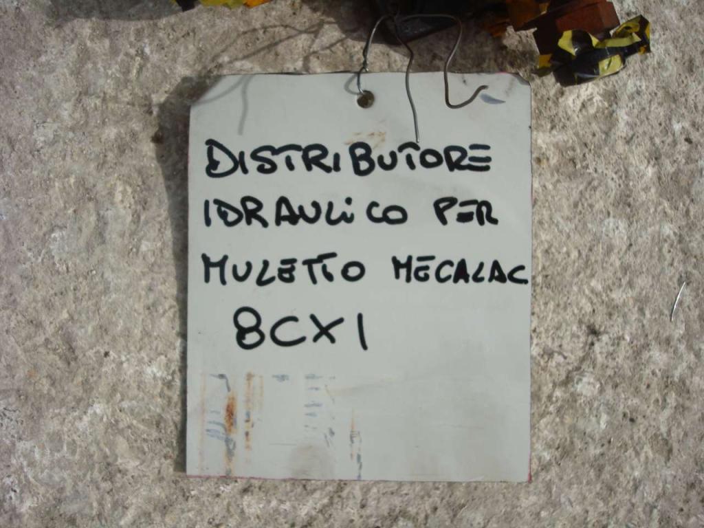 Distributore idraulico per per Muletto Mecalac 8CXI Foto 3