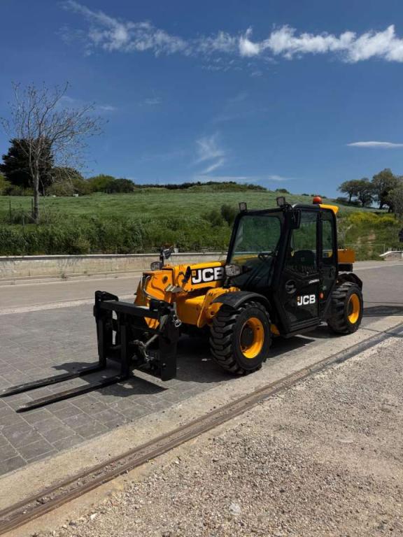 JCB 520-60 HiViz Foto 1