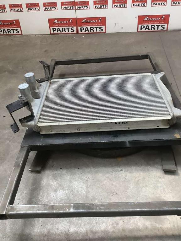 Radiatore intercooler per New Holland E385 Foto 1