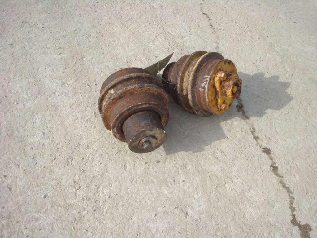 Rulli superiori per Komatsu D31S Foto 2