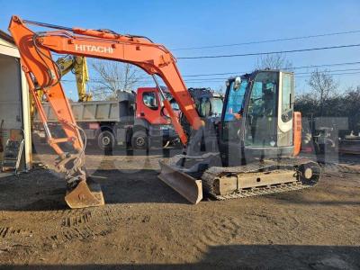 Hitachi ZX85