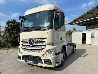 Mercedes-Benz Actros 1848 in vendita da Albacamion Srl