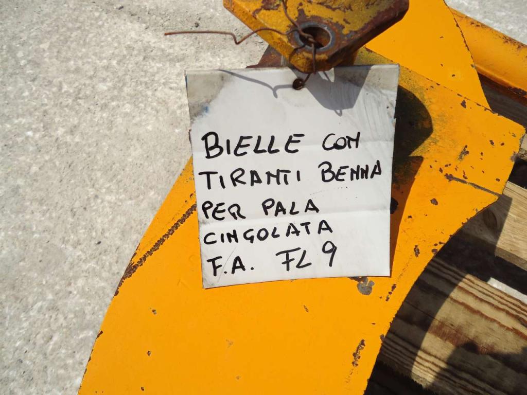 Biella e staffe richiamo benna per Fiat Allis FL9 Foto 3