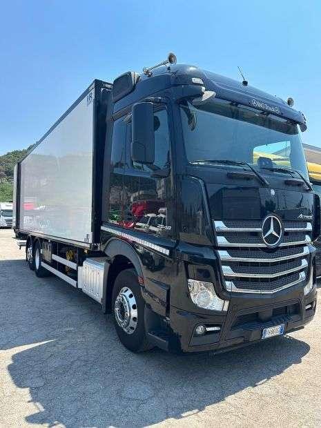 Mercedes-Benz actros 2548 Foto 1
