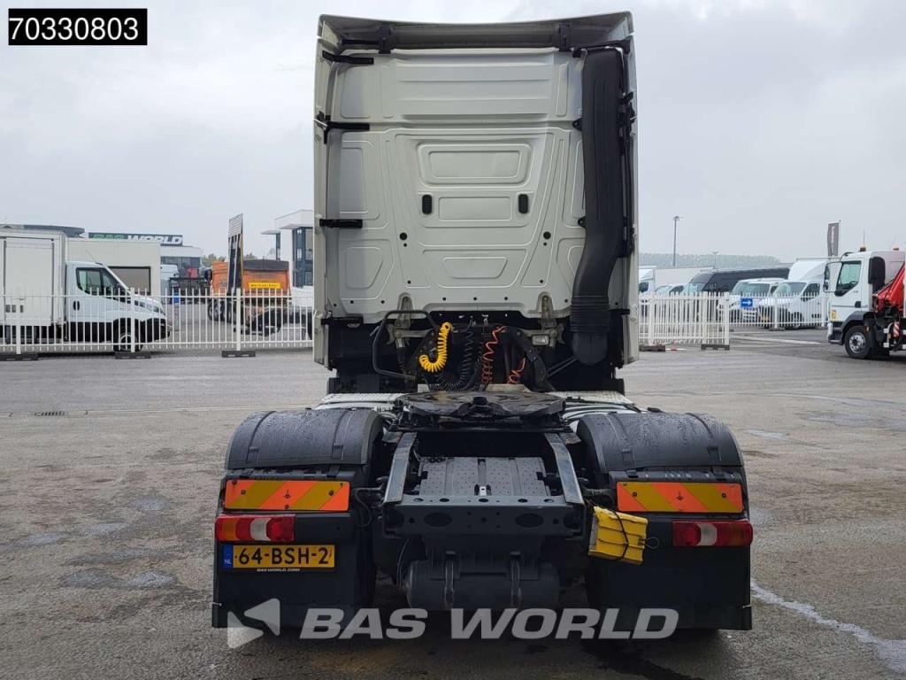 Mercedes-Benz Actros 1843 4X2 BigSpace NL-Truck Retarder 2x Tanks Foto 10