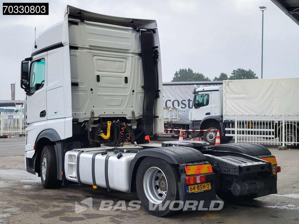 Mercedes-Benz Actros 1843 4X2 BigSpace NL-Truck Retarder 2x Tanks Foto 2