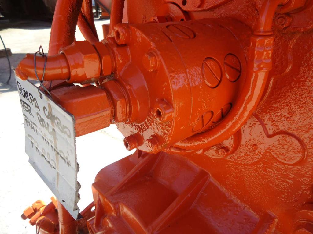 Pompa idraulica cambio per Fiat Hitachi FR220 Foto 1